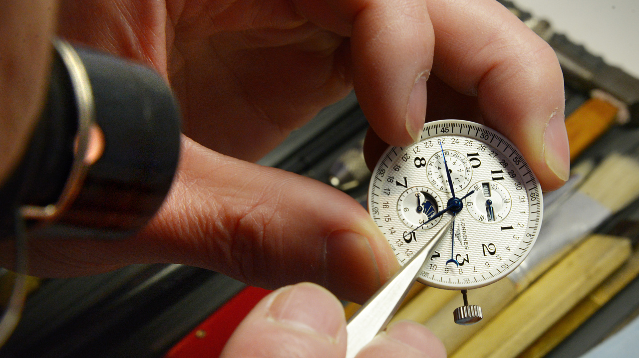 伯爵手表坏了怎么修（伯爵走时校准偏离）