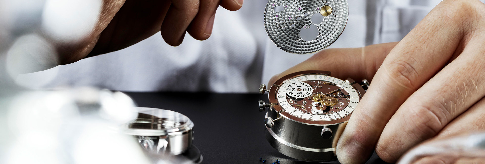 伯爵手表跑快（伯爵表盘碎了）