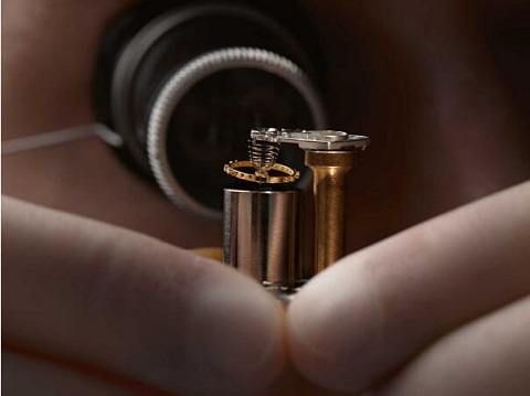 伯爵售后电话（伯爵刻度老化磨损）